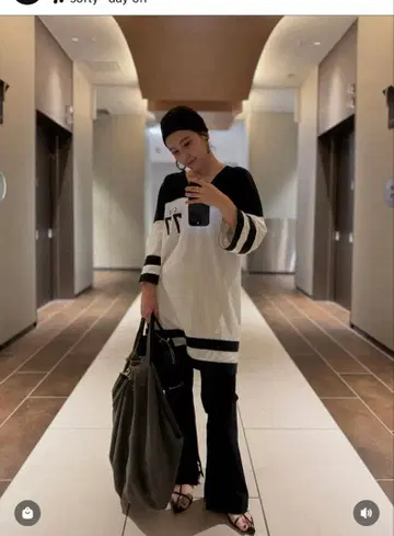 77circa 풋볼 T셔츠