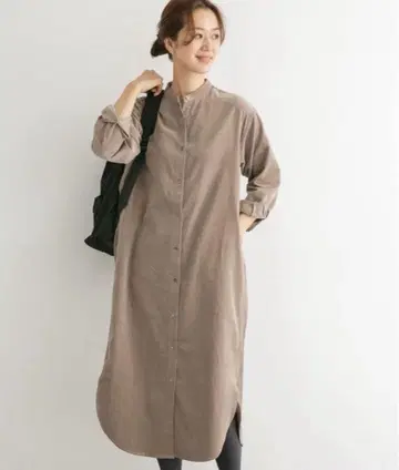 어반 리서치 도어스 코듀로이 셔츠 원피스 베이지