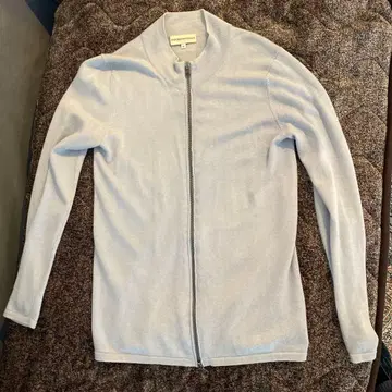 EMPORIO ARMANI 라이트 블루 집업 니트 46