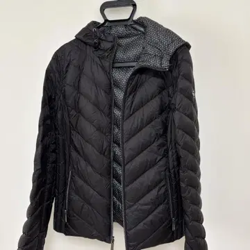 MK 블랙 다운 자켓 후드 부착