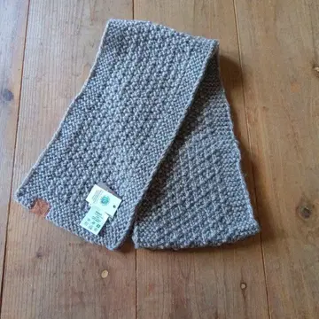 그레이 니트 머플러 뜨개질 스타일