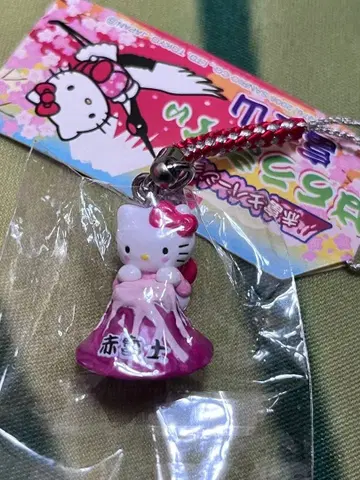 헬로키티와 빨간 후지산 스트랩