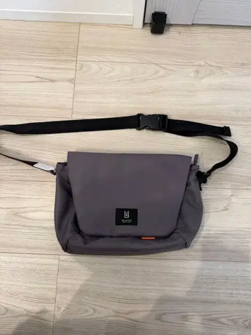 그레이 숄더백 조정 가능 스트랩