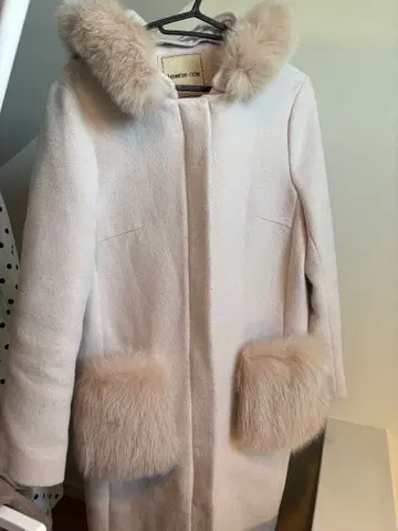 Apuweiser-riche 퍼 트리밍 롱 코트