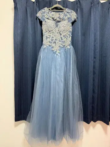 미사용 새상품 자수 포함 라이트 블루 이브닝 드레스