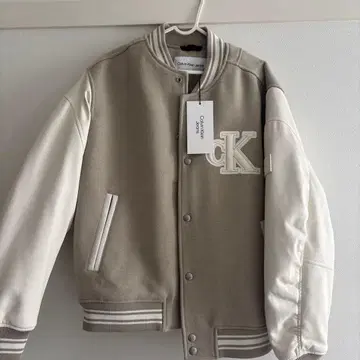 Calvin Klein Jeans 바시티 자켓 베이지/화이트