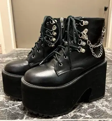 VOLCAN&APHRODITE 체인 코드 통굽 부츠