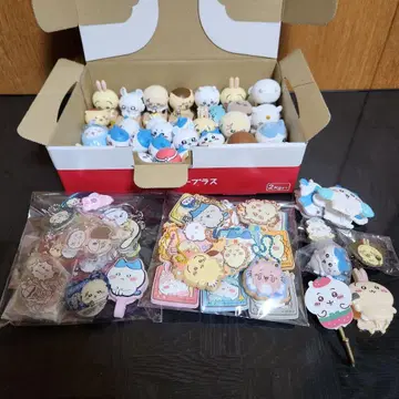 캐릭터 굿즈 세트 다수