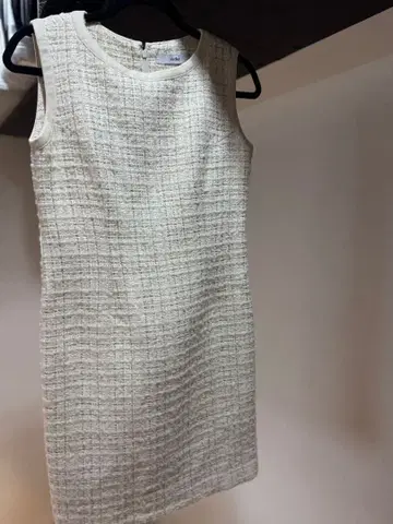 sheller 아이보리 트위드 슬리브리스 원피스