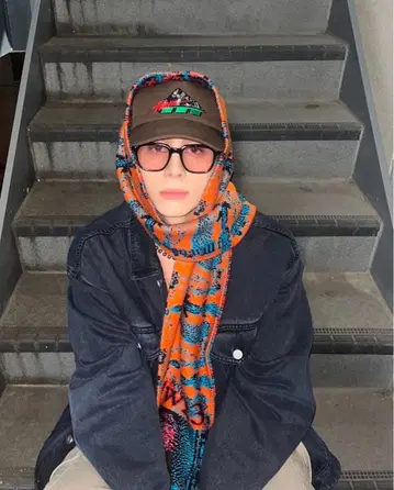 Montmartre New York 스카프 INI 니시 히로토 착용