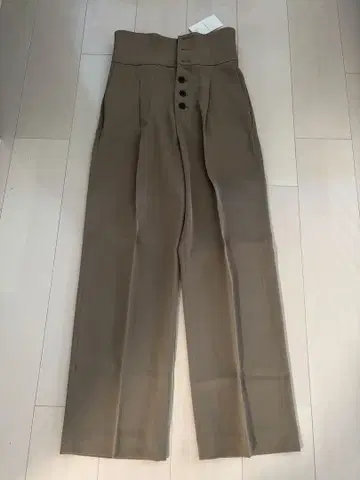 노블 팬츠 미사용 새상품