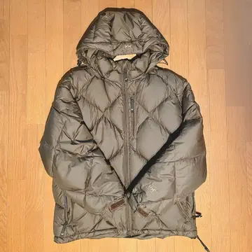 새상품급 HELLY HANSEN 다이아 퀼트 다운 M