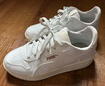 [ 새상품급 ] PUMA 화이트 통굽 스니커즈