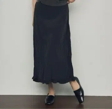 미사용 새상품 주름 새틴 밑단 프릴 스커트