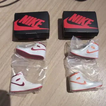 NIKE 미니어처 스니커즈 2개 세트