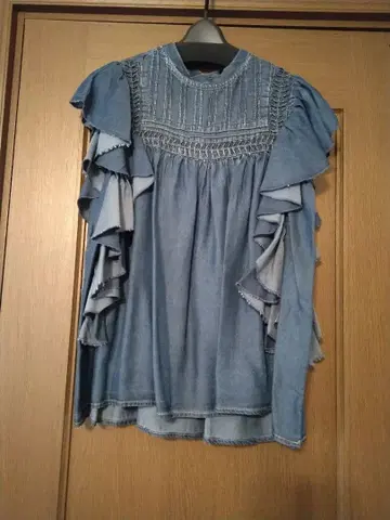 텐셀 100% 프릴 슬리브리스 셔츠