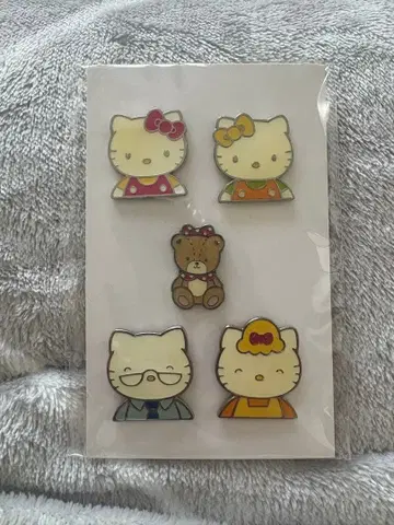 헬로키티 핀 배지 세트 패밀리