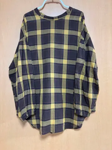 체크 무늬 긴팔 튜닉 블라우스