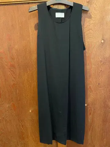 sawa takai beams 빔즈 슬리브리스 원피스