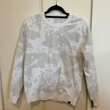 화이트 그레이 카모플라쥬 크루넥 스웨터