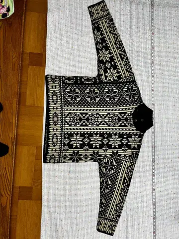 BOSS 기하학 패턴 니트 스웨터