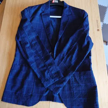 네이비 체크 무늬 테일러드 자켓