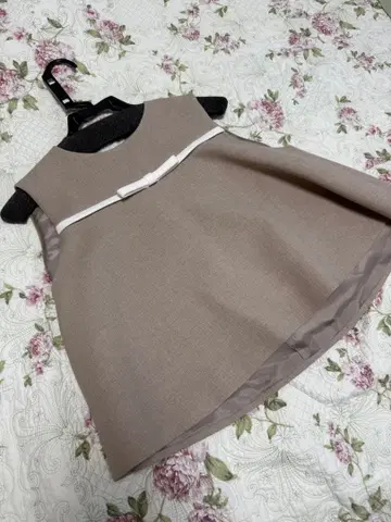 Pachman 파하만 슬리브리스 블라우스 A라인