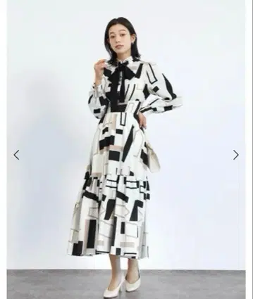 FENNEL 모노톤 지오메트릭 원피스 아이보리