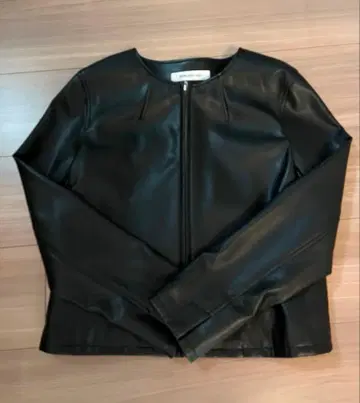 NATURAL BEAUTY BASIC 블랙 가죽 자켓 S