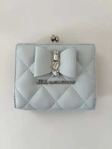 RIBBON 퀼트 지갑 스카이블루