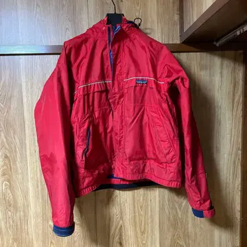 patagonia 레드 나일론 자켓