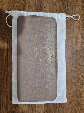 새상품급 FURLA 장지갑