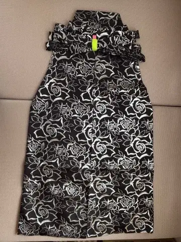 안돈 하카마 남성용 블랙 베이스에 실버 장미 패턴