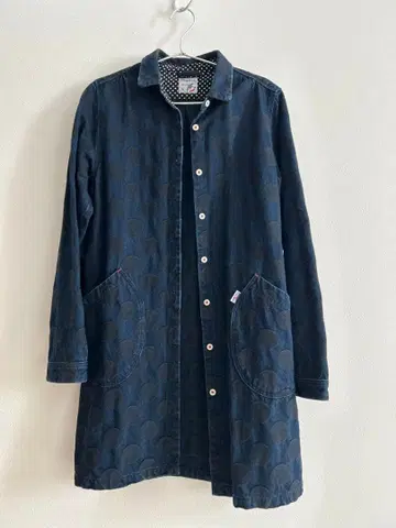 Blue Trick 도트 무늬 데님 커버올 자켓