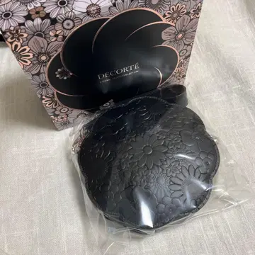 코스메 데코르테 크리스마스 코프레 2025 파우치