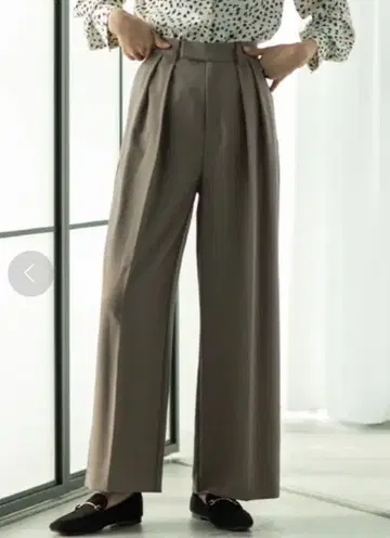 오파크 클립 낙하감 턱 와이드 스트레이트 팬츠 S