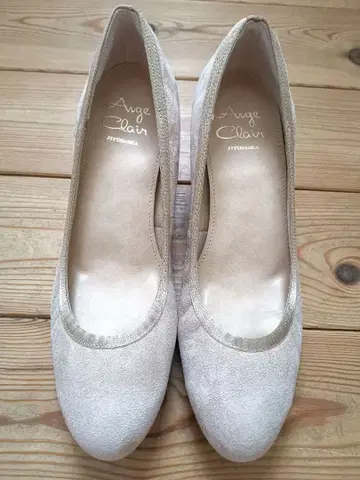 Ange Clair 앙쥬 클레르 베이지 스웨이드 펌프스