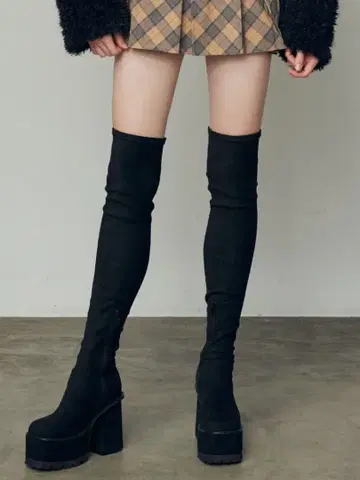 EMODA 스퀘어 핏 롱 부츠