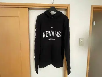 NEWAMS 블랙 후드티 AMSTERDAM