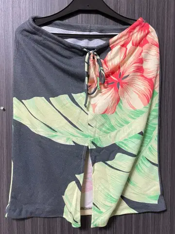 ALBAROSA 하이비스커스 프린트 타이트 스커트 미니 원피스