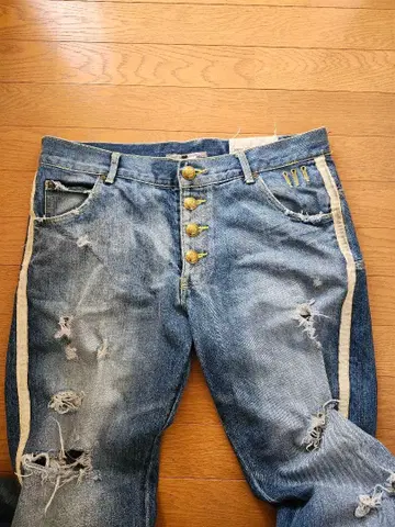 더블 스탠다드 클로징, 데미지