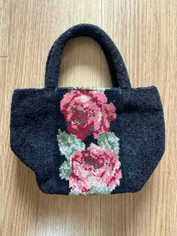장미 자수 핸드백 블랙