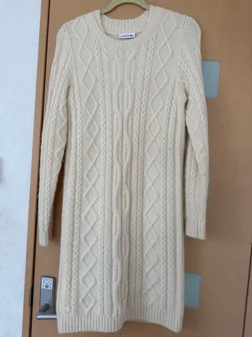 LACOSTE 아이보리 케이블 니트 원피스