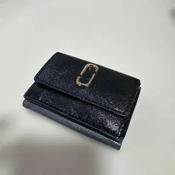 마크제이콥스 3단 폴더형 지갑