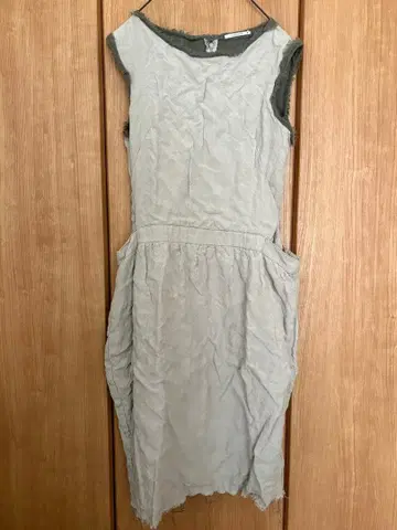 mina perhonen 슬리브리스 무릎 기장 원피스 그레이