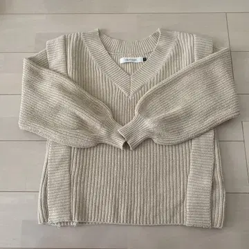 LAGUNAMOON 베이지 V넥 니트