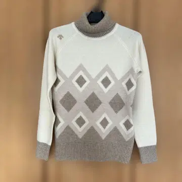 데상트 골프 터틀 니트