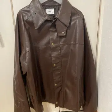 Bleme 클래식 PU 인조 가죽 숏 기장 자켓 브라운