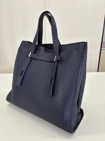 훌라 가죽 토트백 네이비