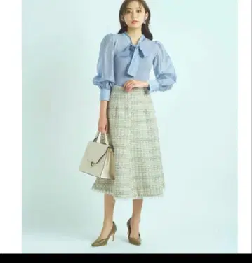 저스길리티 트위드 플레어 스커트